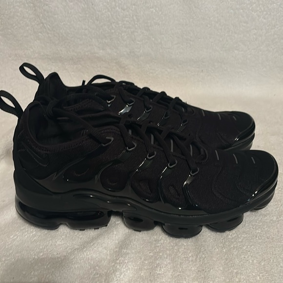 vapormax plus size 10